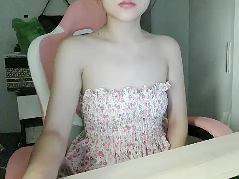 Snapshot of lucienguyen chatting on July 7, 2026, 11:42 pm lucienguyen online show from July 7, 2026, 11:42 pm