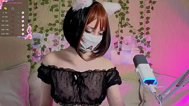 LunaNyanmi online show from April 14, 2026, 6:36 pm