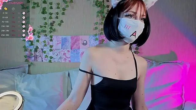 LunaNyanmi online show from April 15, 2026, 9:49 am