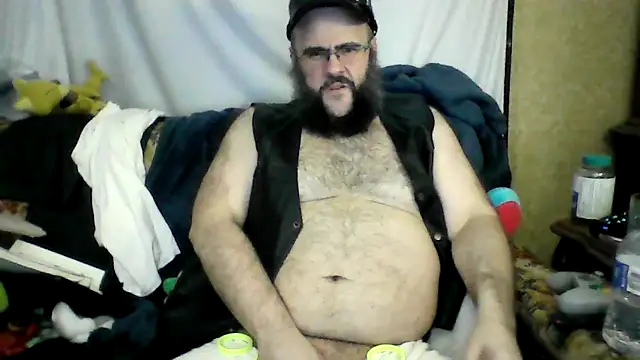 BriTheTopBear online show from May 6, 2026, 12:52 am