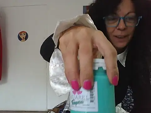 luly mariposa online show from May 6, 2026, 2:55 pm