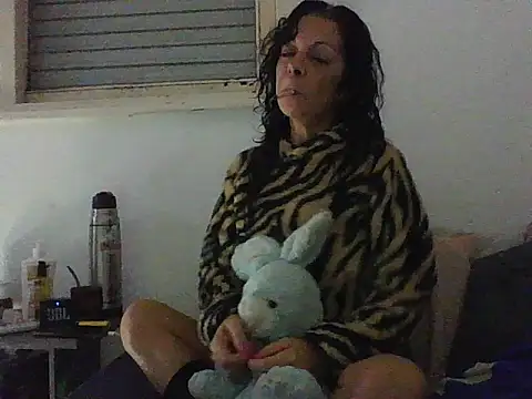 luly mariposa online show from May 9, 2026, 4:28 am