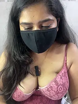 sarasofiaa  online show from June 6, 2026, 5:39 pm