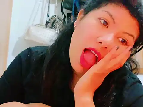 MojaditPussy online show from May 8, 2026, 12:32 pm