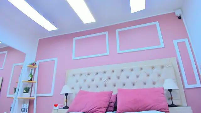 Snapshot of lala_ink_ chatting on April 6, 2026, 2:40 pm lala ink online show from April 6, 2026, 2:40 pm