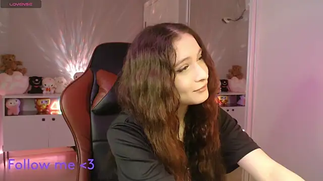 solitudebby online show from April 11, 2026, 8:02 pm