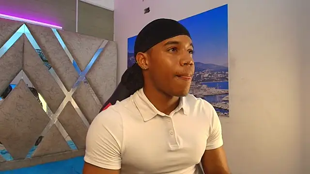 axel silva4 online show from April 19, 2026, 7:38 pm
