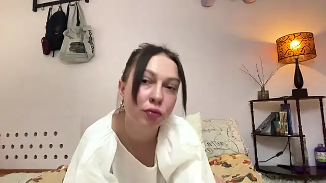 Evelyn Charm online show from April 15, 2026, 1:51 pm