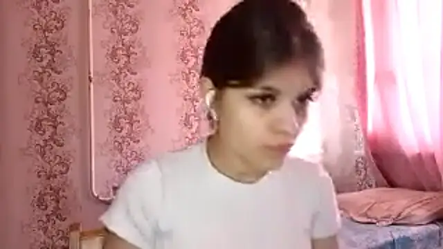Snapshot of Mialikesun chatting on April 27, 2026, 10:13 am Mialikesun online show from April 27, 2026, 10:13 am