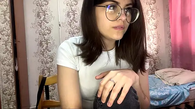 Snapshot of Mialikesun chatting on May 1, 2026, 1:05 pm Mialikesun online show from May 1, 2026, 1:05 pm