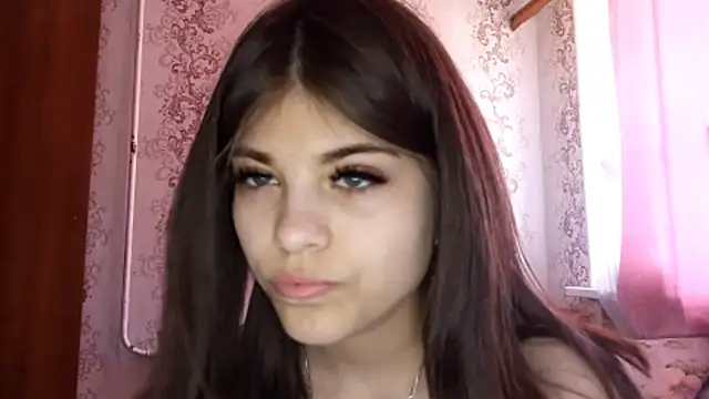 Snapshot of Mialikesun chatting on May 6, 2026, 11:04 am Mialikesun online show from May 6, 2026, 11:04 am