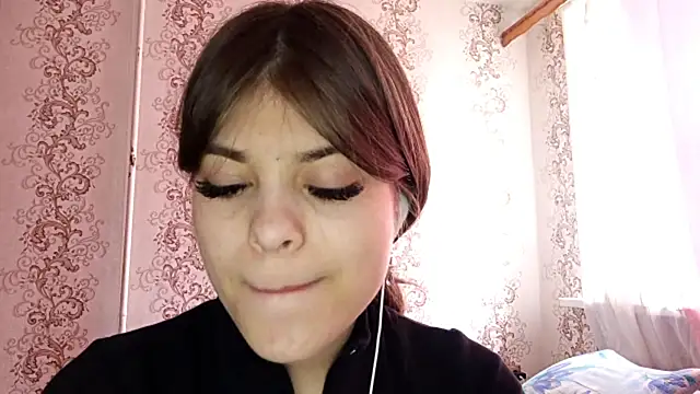 Snapshot of Mialikesun chatting on May 13, 2026, 10:01 am Mialikesun online show from May 13, 2026, 10:01 am