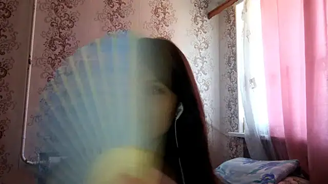Snapshot of Mialikesun chatting on May 23, 2026, 11:14 am Mialikesun online show from May 23, 2026, 11:14 am
