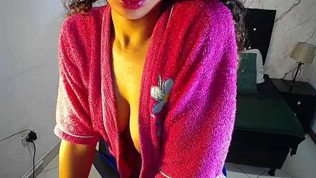 hasley cute online show from April 16, 2026, 9:39 pm