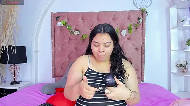 Snapshot of ROSELEI_ chatting on June 6, 2026, 9:47 am ROSELEI online show from June 6, 2026, 9:47 am