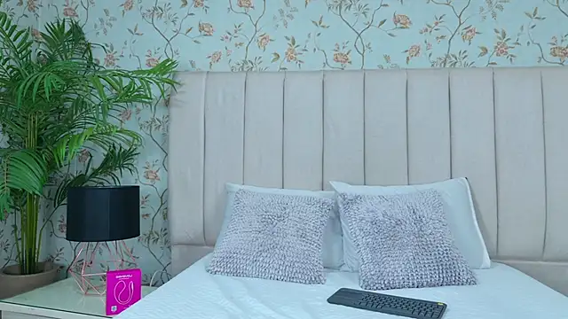 VegaSara online show from May 9, 2026, 6:13 pm