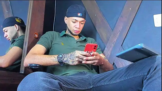 Snapshot of Daniel_huge22 chatting on May 8, 2026, 1:49 pm Daniel huge22 online show from May 8, 2026, 1:49 pm