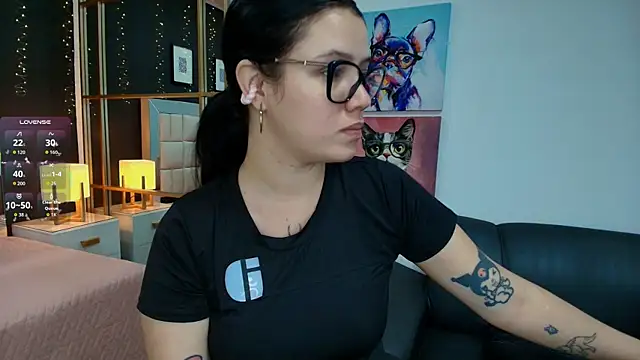 Snapshot of aria_bloomer chatting on May 20, 2026, 12:11 pm aria bloomer online show from May 20, 2026, 12:11 pm