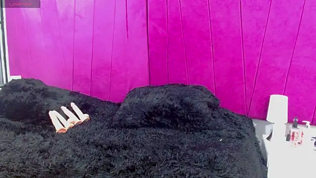 Snapshot of sharlot_sexi chatting on April 9, 2026, 6:19 am sharlot sexi online show from April 9, 2026, 6:19 am