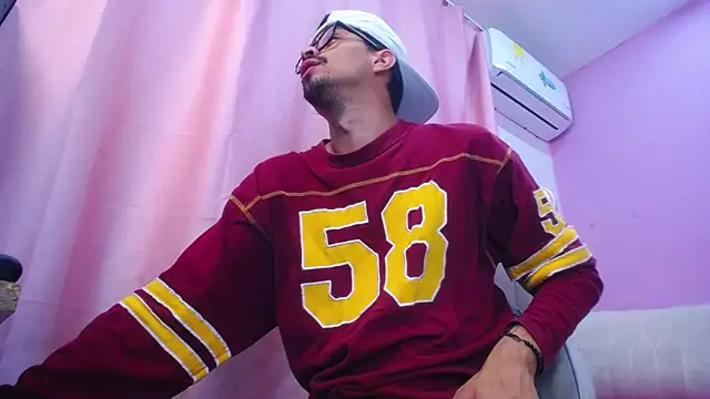 Snapshot of Amir_guy_ chatting on April 9, 2026, 2:11 pm Amir guy online show from April 9, 2026, 2:11 pm