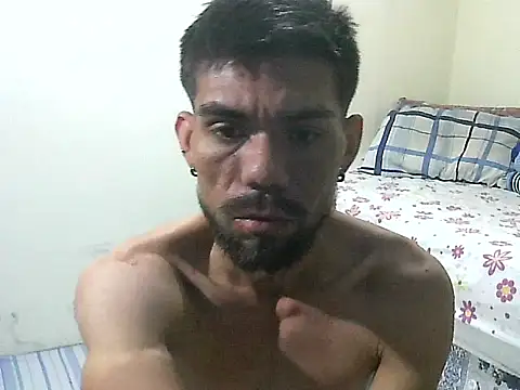 Snapshot of thomas2wood chatting on July 13, 2026, 3:20 am thomas2wood online show from July 13, 2026, 3:20 am