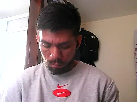 Snapshot of thomas2wood chatting on July 17, 2026, 7:30 pm thomas2wood online show from July 17, 2026, 7:30 pm