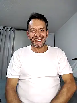 Snapshot of Senkoreman_hard chatting on April 17, 2026, 2:36 am Senkoreman hard online show from April 17, 2026, 2:36 am