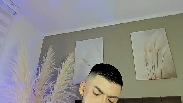 Snapshot of Alexander_Diazz chatting on June 1, 2026, 1:57 pm Alexander Diazz online show from June 1, 2026, 1:57 pm