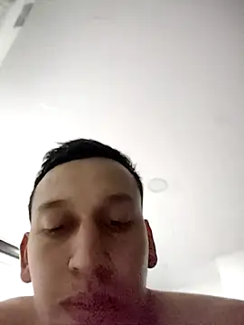 Krgs28 online show from April 10, 2026, 4:17 am