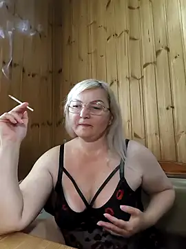 Snapshot of White-Chocolatte chatting on May 1, 2026, 9:03 am White-Chocolatte online show from May 1, 2026, 9:03 am