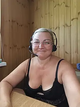 White-Chocolatte online show from June 22, 2026, 8:22 am