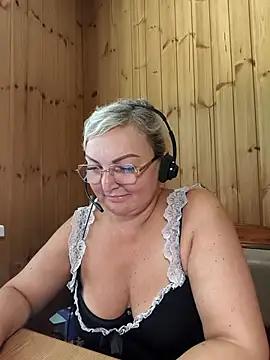 White-Chocolatte online show from June 26, 2026, 6:51 am