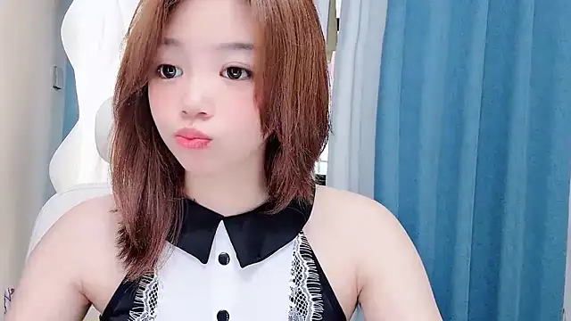 Lilababy00 online show from June 28, 2026, 4:40 am