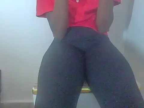 Momoe02 online show from April 11, 2026, 8:35 pm