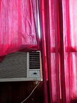 Snapshot of cute_dimple0 chatting on April 19, 2026, 2:33 am cute dimple0 online show from April 19, 2026, 2:33 am