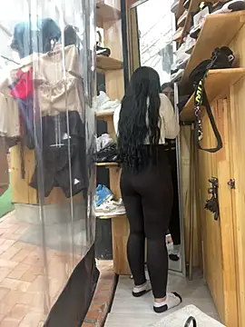 mariana-0306 online show from May 7, 2026, 3:39 pm