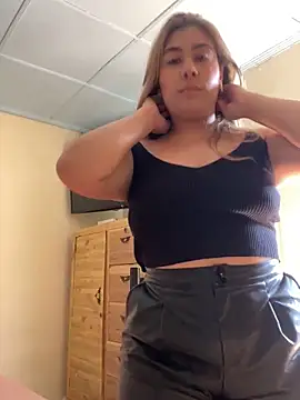 Snapshot of _BellaSmith_ chatting on June 21, 2026, 8:22 pm BellaSmith online show from June 21, 2026, 8:22 pm