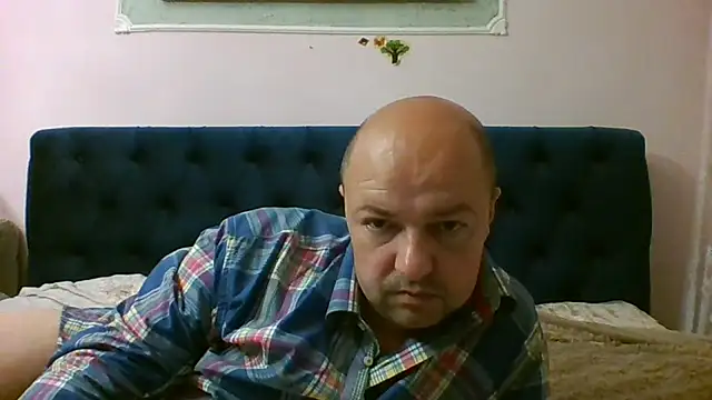Luceriusbigass online show from July 8, 2026, 8:02 pm