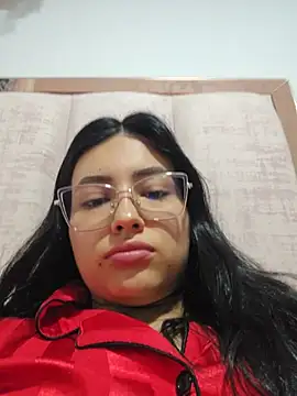 Snapshot of VioletRousee chatting on July 13, 2026, 7:05 pm VioletRousee online show from July 13, 2026, 7:05 pm