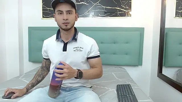 PowerLustX online show from April 25, 2026, 4:04 am