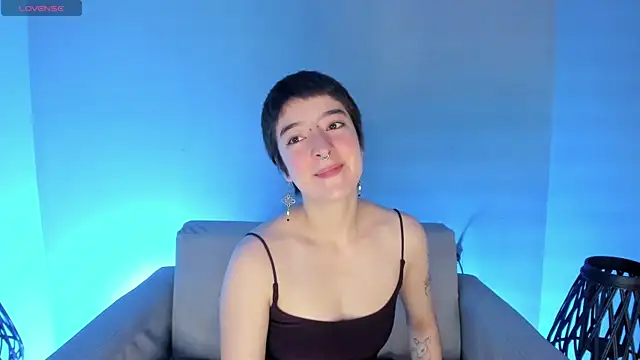 Snapshot of Atheena__ chatting on June 4, 2026, 12:33 pm Atheena online show from June 4, 2026, 12:33 pm