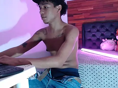 Snapshot of aarom_ chatting on April 10, 2026, 9:30 pm aarom online show from April 10, 2026, 9:30 pm