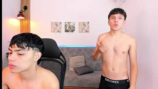 Seductive BoysW online show from April 28, 2026, 9:09 pm