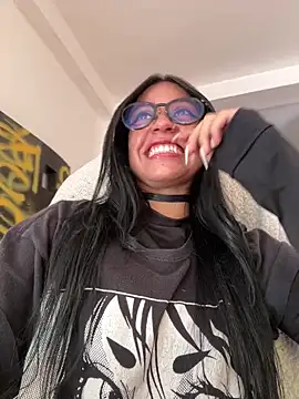 Kattze  online show from April 9, 2026, 8:36 pm