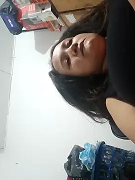 Snapshot of paola_daza chatting on April 10, 2026, 2:11 pm paola daza online show from April 10, 2026, 2:11 pm