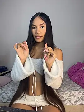 pocahontasbaby  online show from May 14, 2026, 1:45 am