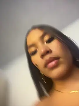 pocahontasbaby  online show from May 22, 2026, 4:41 am