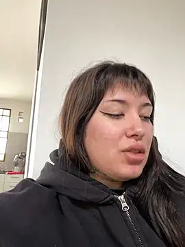 cherryxxox online show from July 13, 2026, 4:21 pm