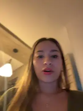 Snapshot of AmyRusso chatting on June 5, 2026, 11:21 pm AmyRusso online show from June 5, 2026, 11:21 pm