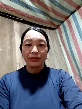 vanlucky2 online show from April 30, 2026, 11:42 pm